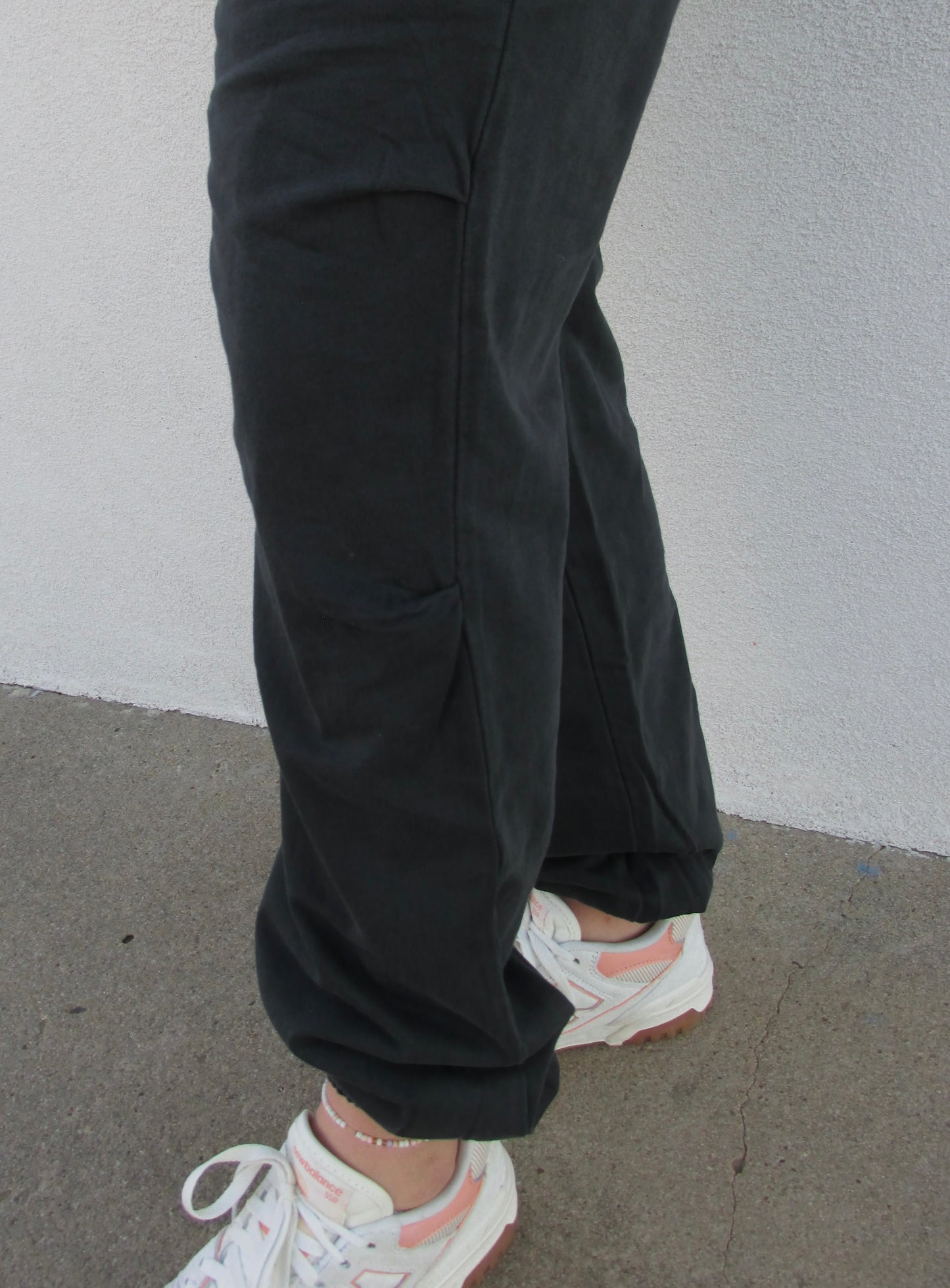Pleated Drawstring Pants - BLACK